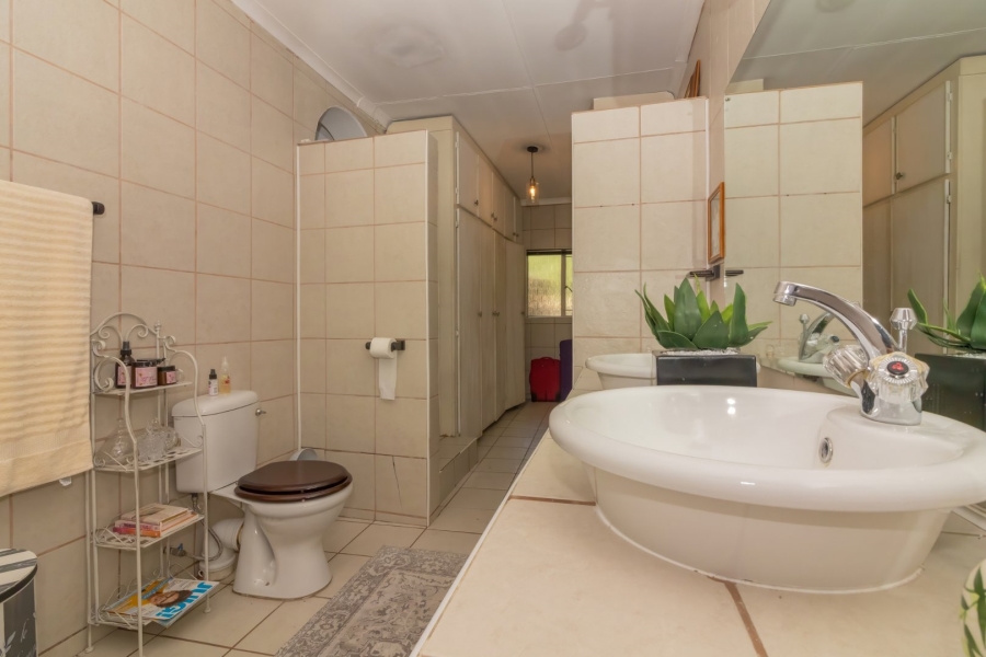 4 Bedroom Property for Sale in Wilgenhof Free State